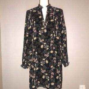 1. STATE Gorgeous Lined  Floral Tunic.